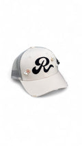 Trucker hat con perline color crema